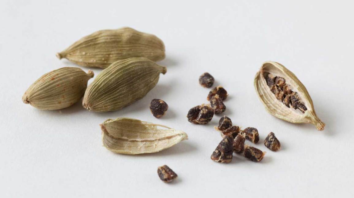 Why Elaichi (Cardamom) is Essential in Asian Cuisine and Wellness