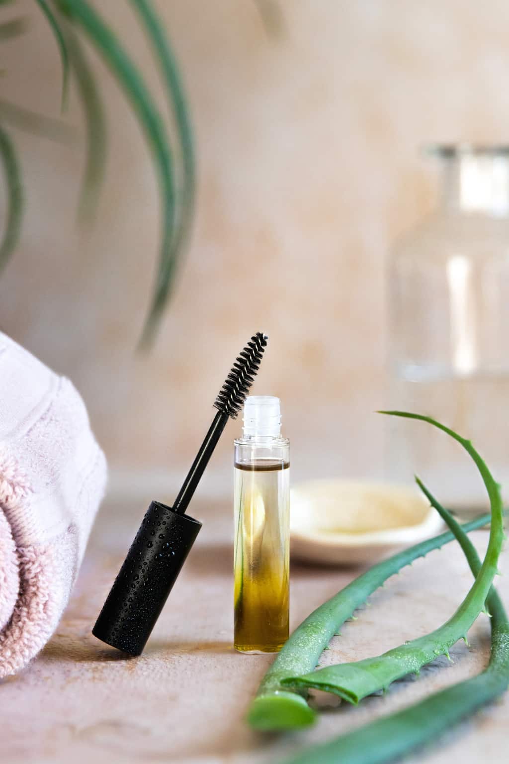 Nourish and Strengthen Your Eyelashes with This Simple Homemade Serum