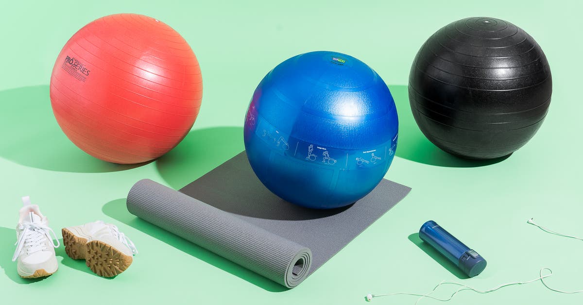 How to Choose the Best Yoga Ball and Pump for Your Workout