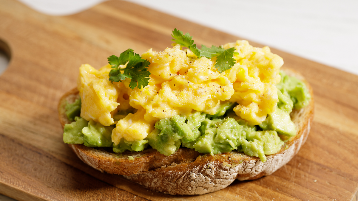 How to Make Perfect Avocado Scrambled Eggs: Easy and Nutritious