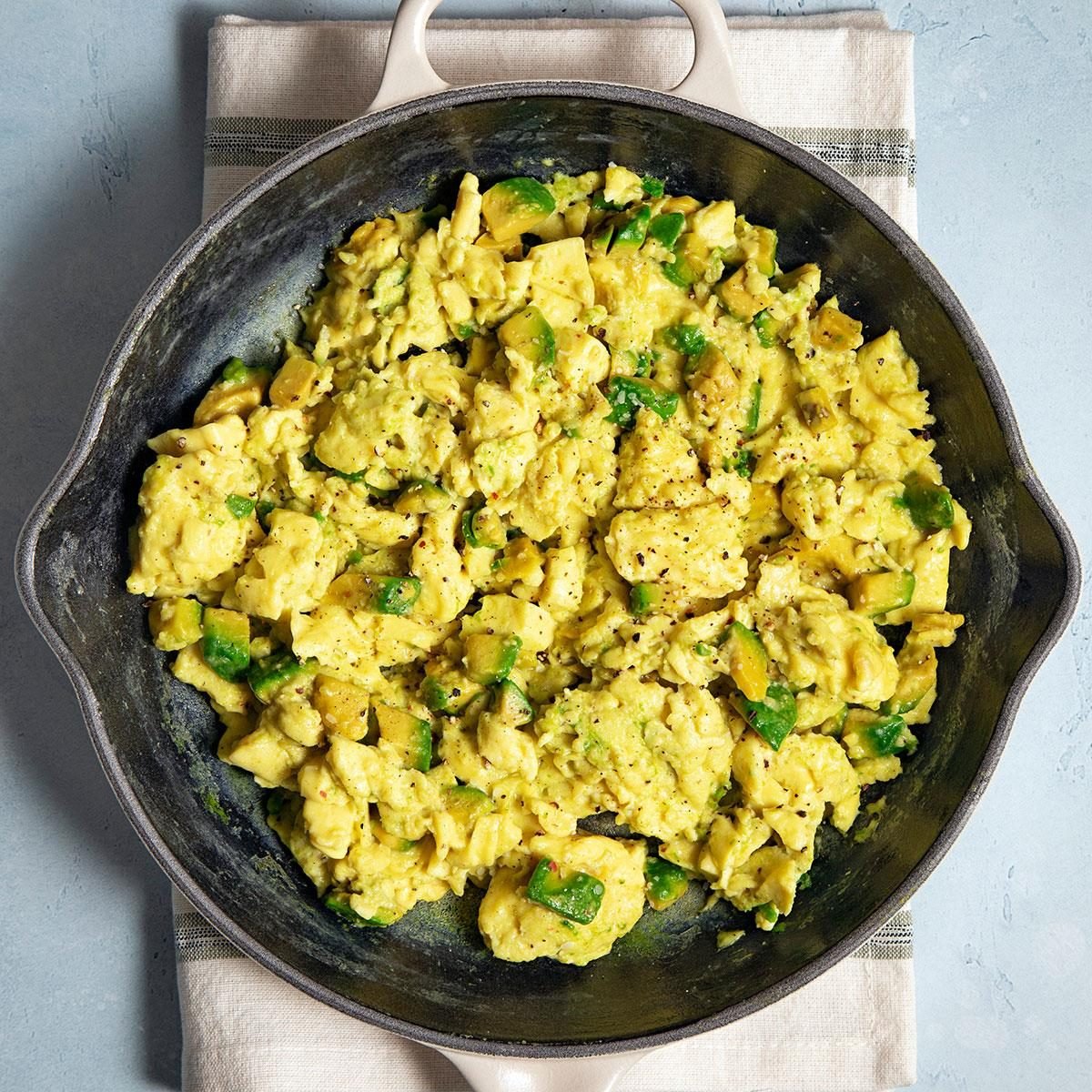 Avocado Scrambled Eggs Recipe: A Healthy & Creamy Breakfast Idea