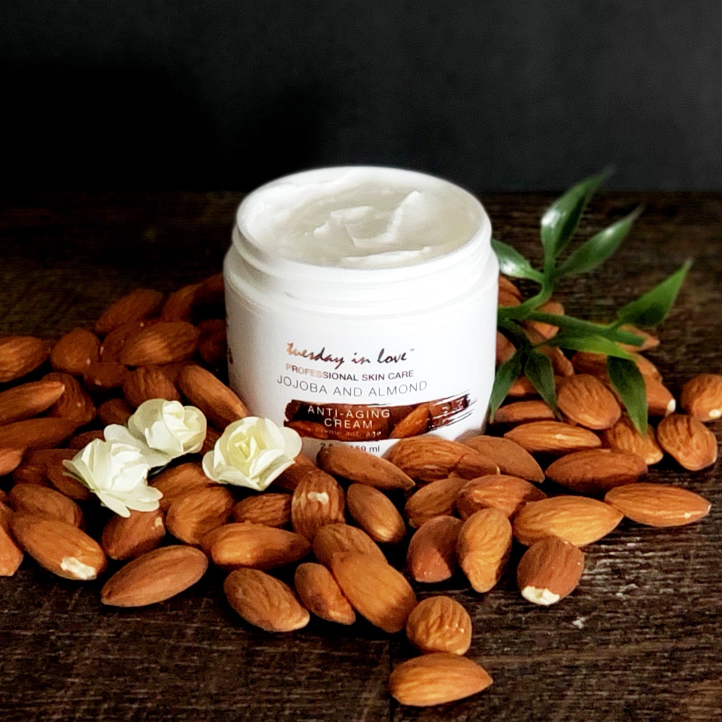 Best Almond Cream for Face: Moisturizing & Anti-Aging Solution