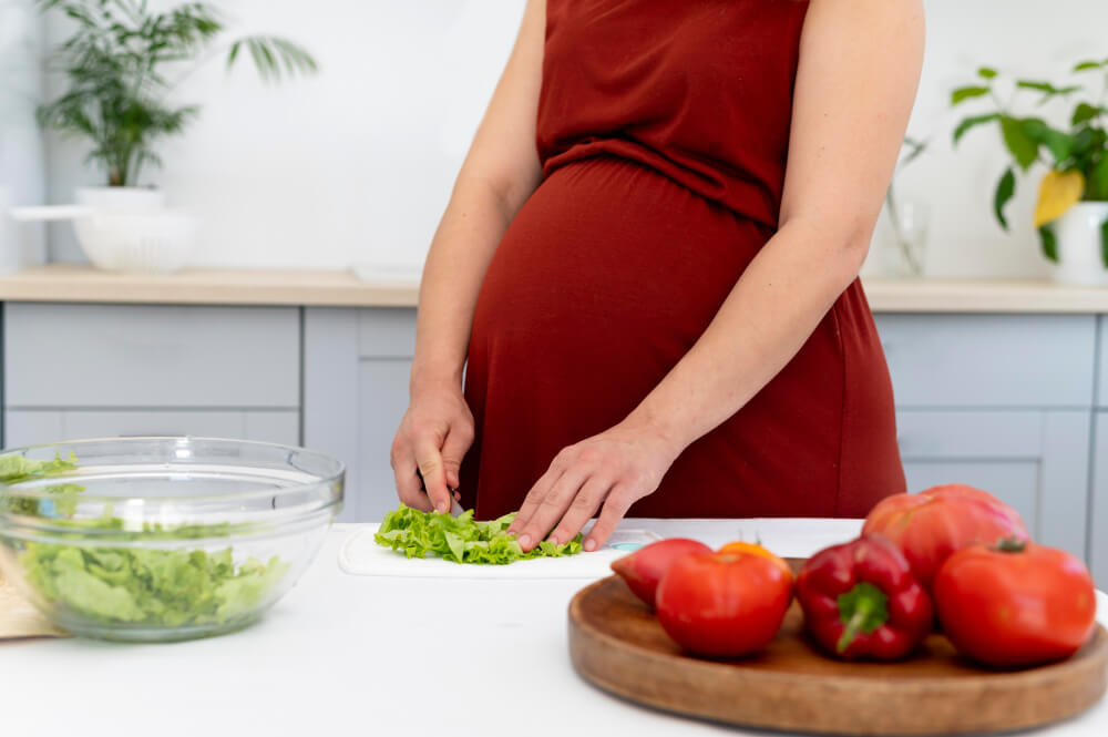 Is It Safe to Eat Kimchi While Pregnant? Benefits and Risks Explained