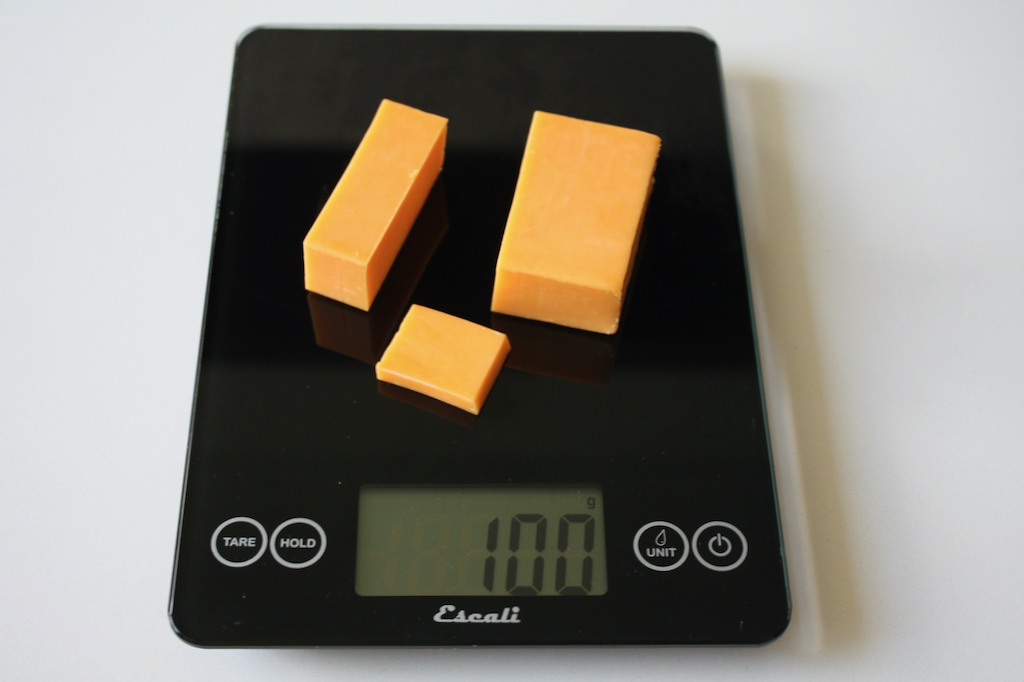 100g Cheese: How Much Is That Really? Visual Guide for Your Kitchen