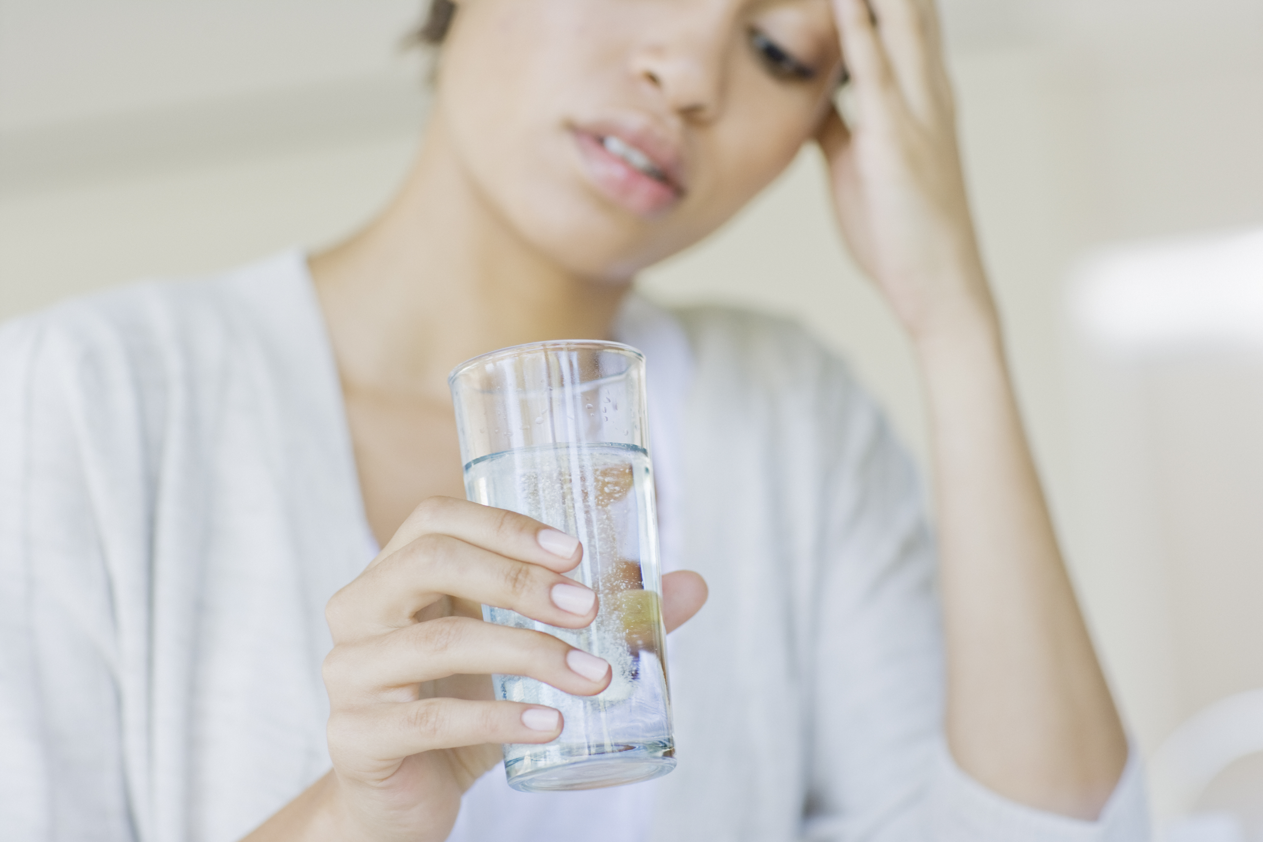 Feeling Sick After Water in the Morning? (Why Does Drinking Water in the Morning Make Me Nauseous and How to Stop It)