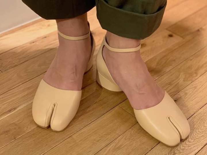 Camel Toe Shoe Design: Is This the Next Big Thing?