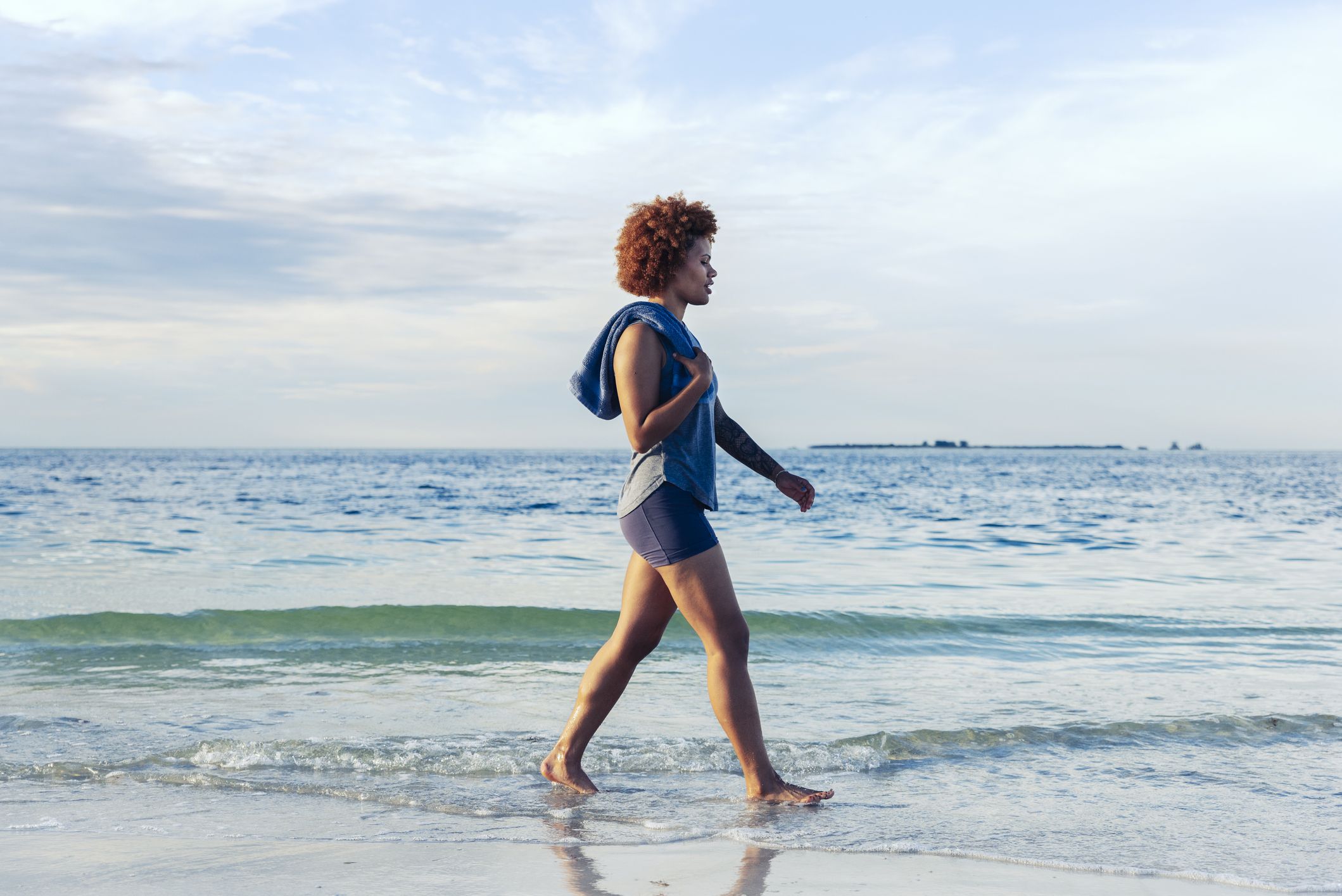 Is sand good for your skin or not? Simple tips for beach days.