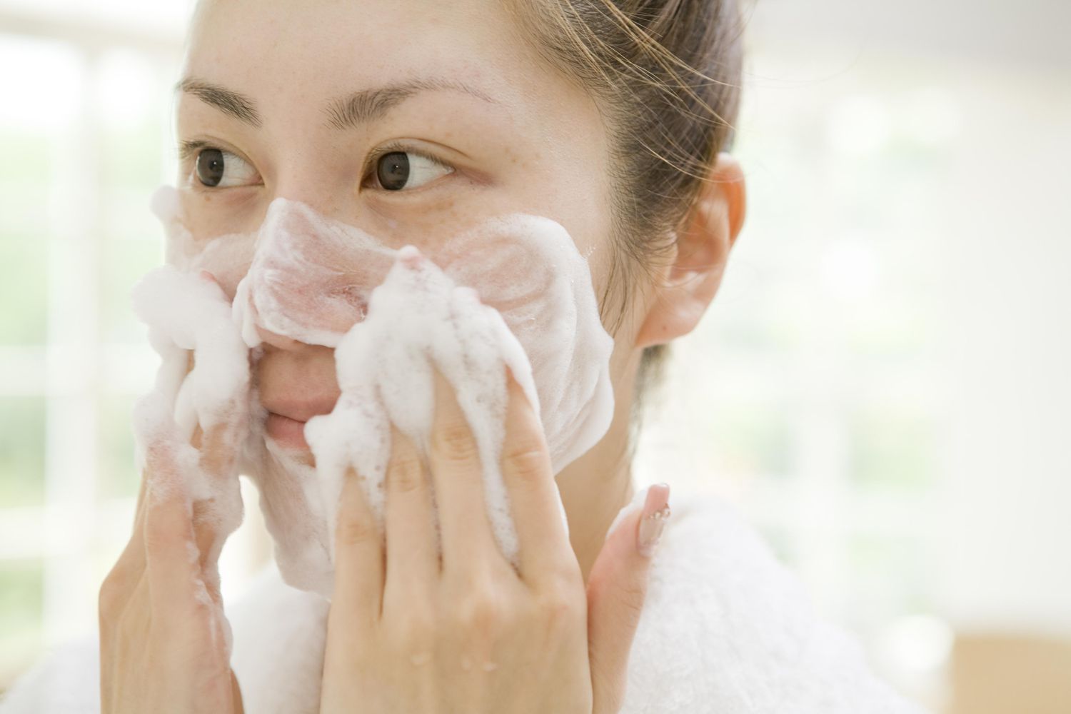 Find the Perfect Dry Skin Soap for Your Face Today