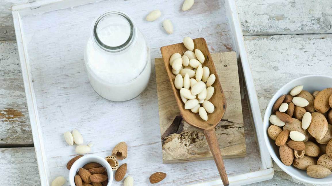 Almond Milk Lectins: Are They Bad for You? (Simple Guide for Beginners)